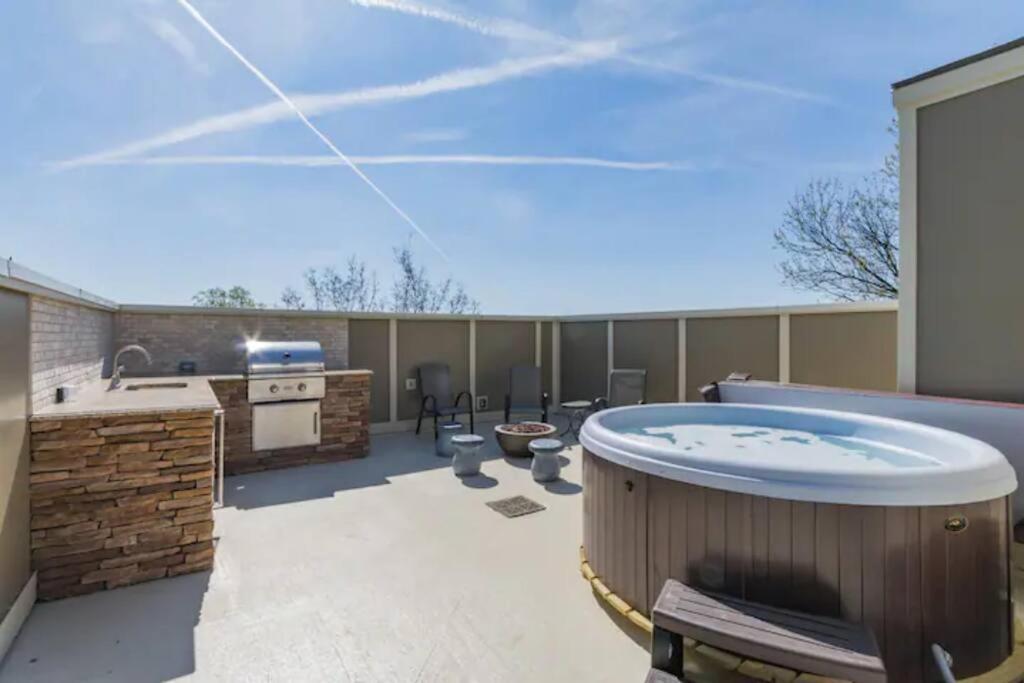 The Color Chord L 3Br In East Nashville With Rooftop Hot Tub Exterior photo